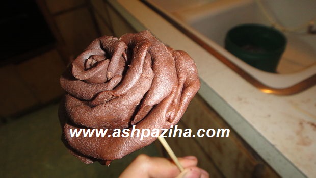 Most interesting - decoration - chocolate - to - the - Flower - Rose - teaching - image (1)