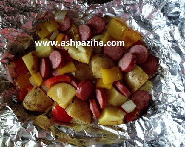 Recipes - Cooking - sausage - and - potatoes - in - Foil - image (2)