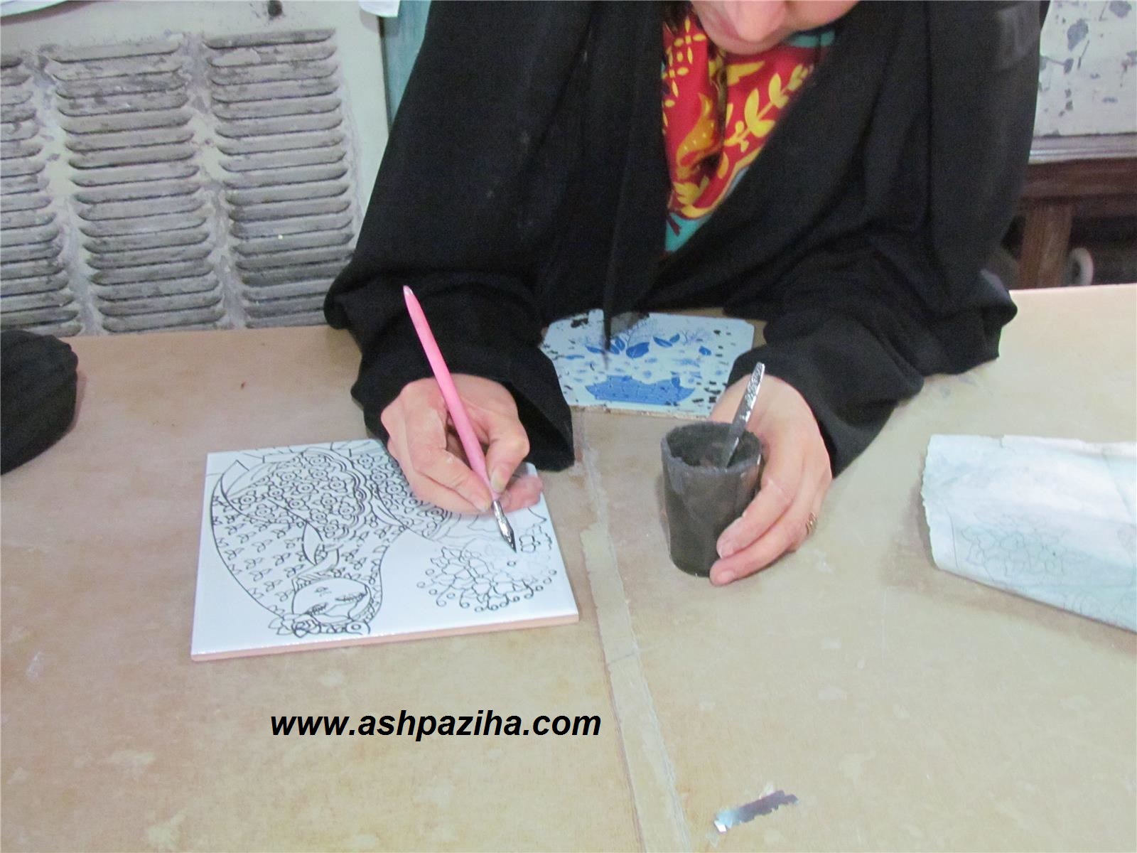 Educational - painting - and - designing - the - Tiles (11)