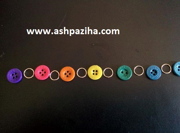 Method - making - earrings - with - buttons - colored - image (9)