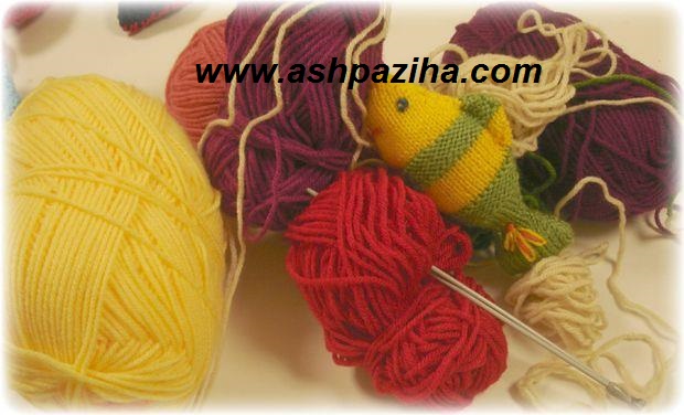 Train-weaving-fish-color-with-woolen-image (2)