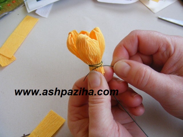 Training - image - Build - flowers - tulips - with - paper - colored (11)