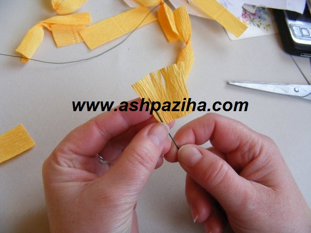Training - image - Build - flowers - tulips - with - paper - colored (9)