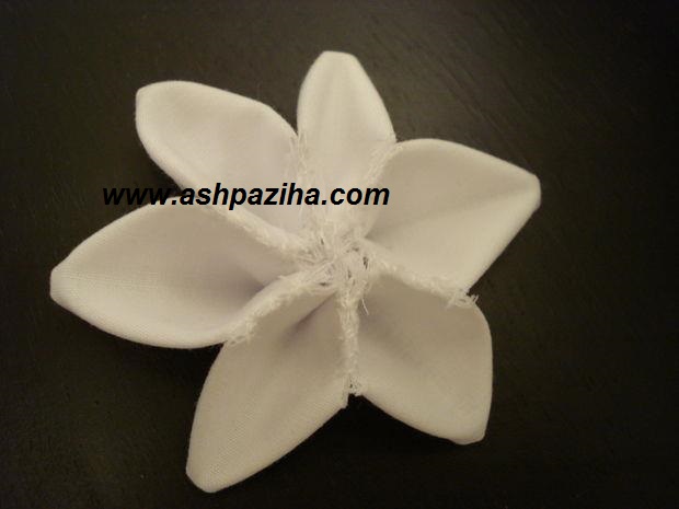 Education-build-pin-head-and-catch-a-hair-model-flower-making (28)