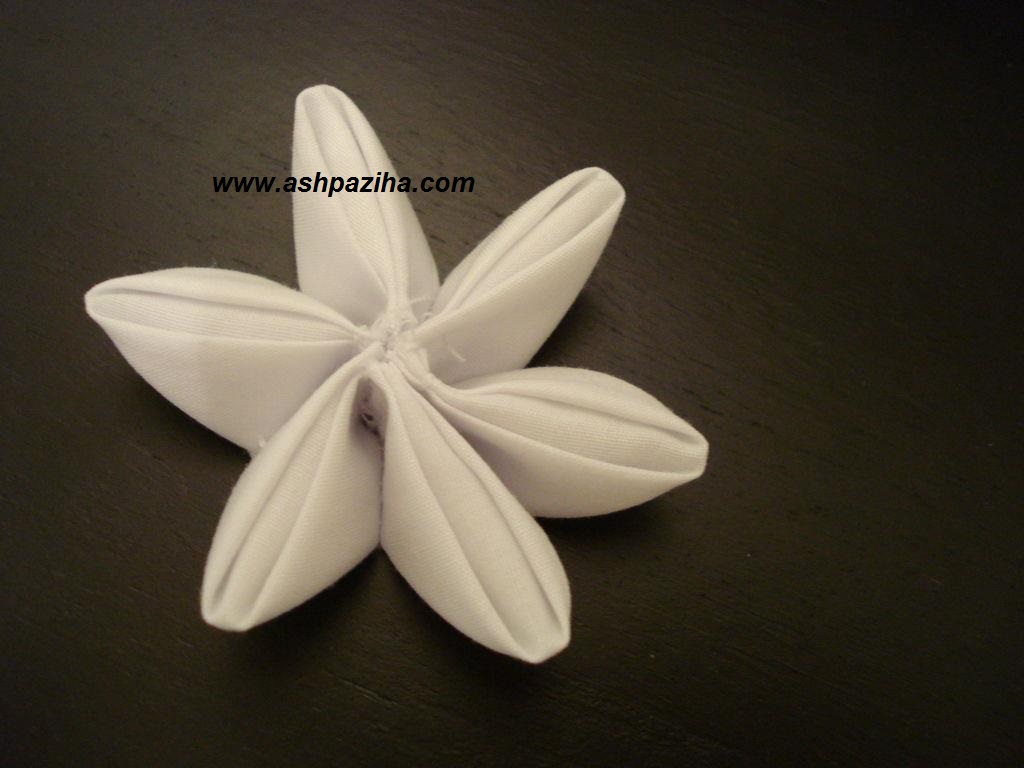Education-build-pin-head-and-catch-a-hair-model-flower-making (29)