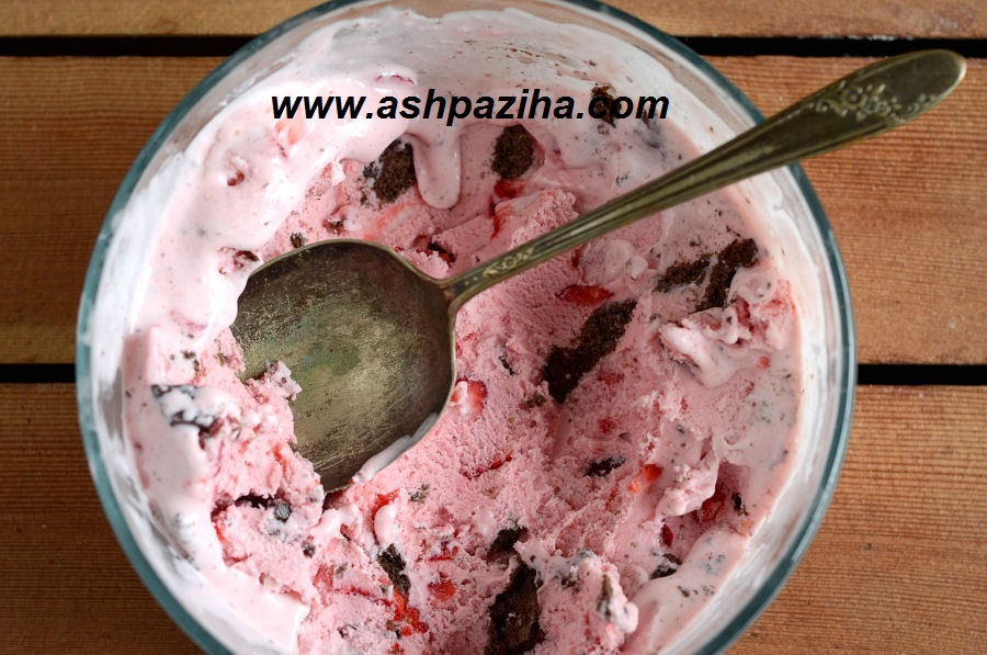 How-made-ice-cream-things-cake-blackberry-strawberry-image (15)