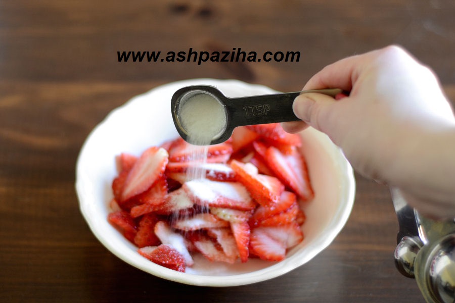 How-made-ice-cream-things-cake-blackberry-strawberry-image (8)
