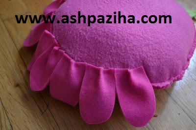 Making - pillow - and - cushion - in the form of - Flowers (8)