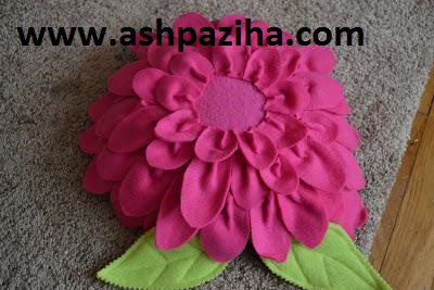 Making - pillow - and - cushion - in the form of - Flowers (9)