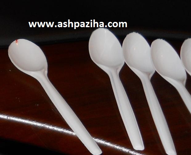 Making - tulip - to - a disposable spoon (2)
