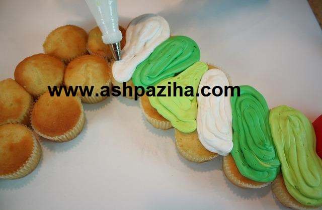 The most recent - decorating - cupcake - as - silk worm (4)