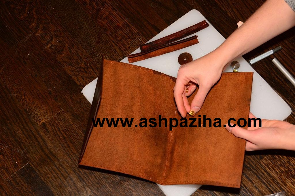 Training - full - image - making - bags - leather - for - Tablet (18)