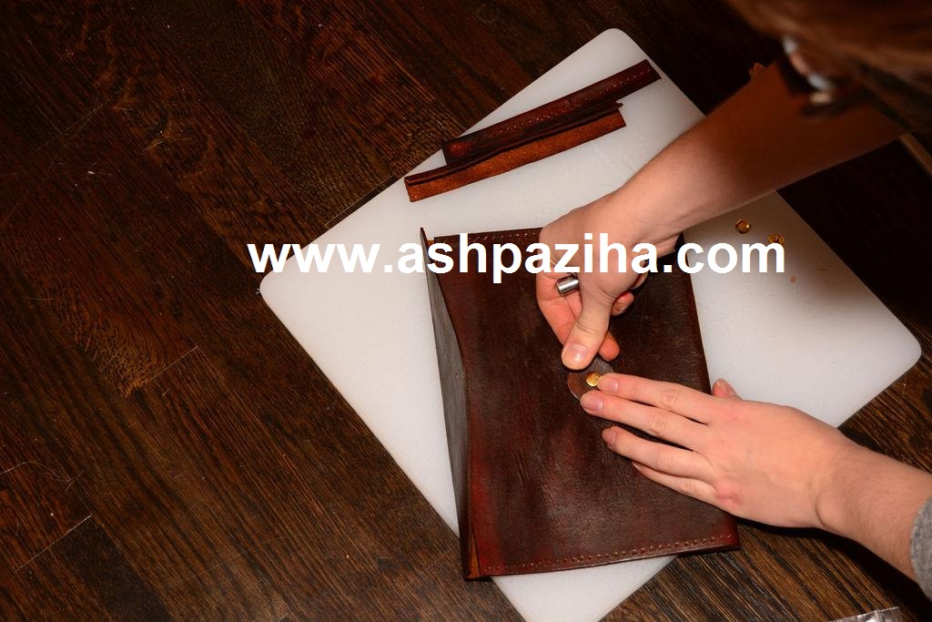 Training - full - image - making - bags - leather - for - Tablet (20)