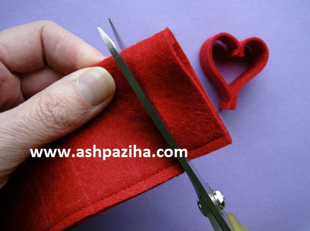 Training - image - Making - chains - heart - with - felt - and - paper (13)