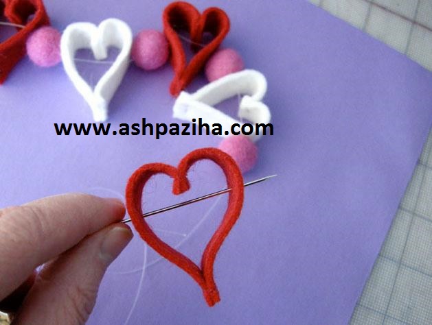 Training - image - Making - chains - heart - with - felt - and - paper (15)