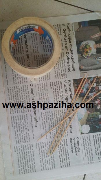 Training - making - roses - with - newspaper (18)