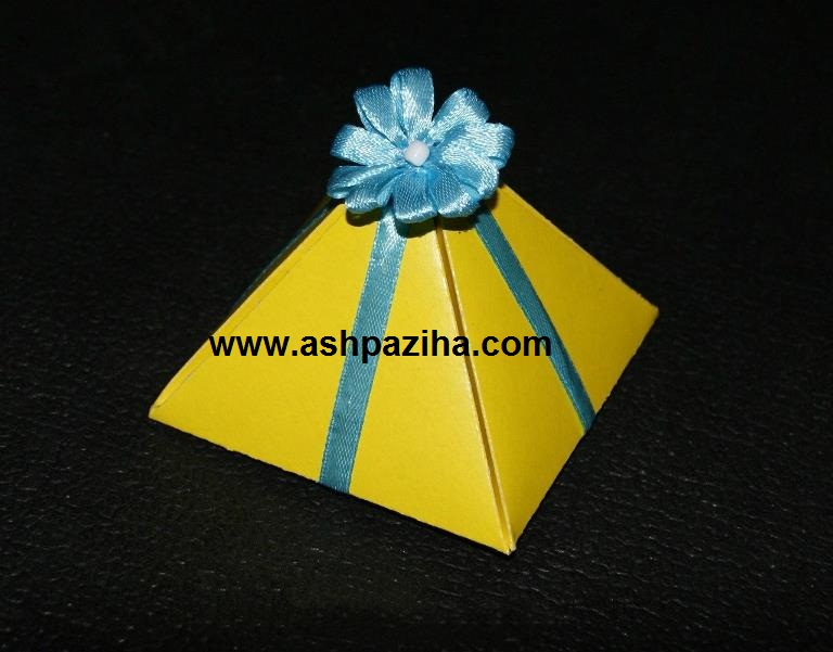 making - the most recent - gift box - to - form - pyramid (4)