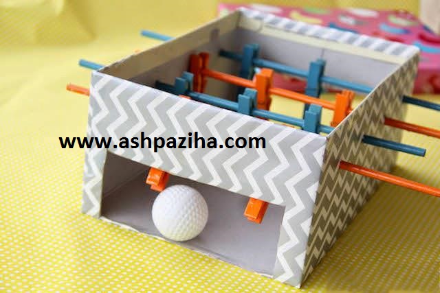 Making - FOOTBALL TABLE - small - with - a shoe box (10)