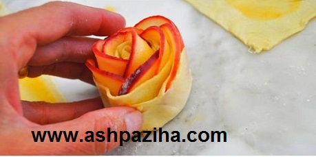Decoration-apple-on-a-flower-rose-with-dough-Hzarla-vid (6)
