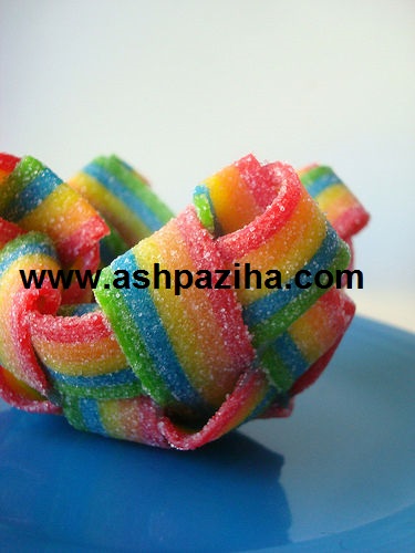 How to - preparing - bowl - Rainbow - with - candy (8)
