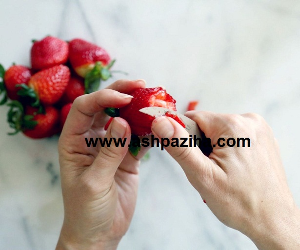 Flowers - strawberries - for - Valentine - video (15)