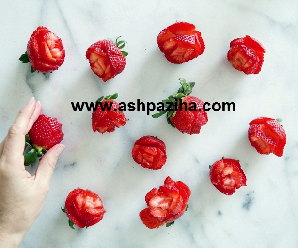 Flowers - strawberries - for - Valentine - video (19)