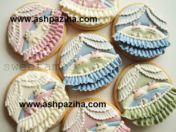 Training - image - decorating - cookies - to - celebrate - the baby - sixty - and - two (26)