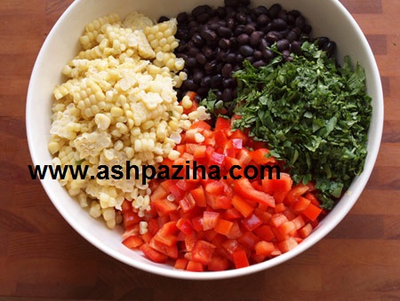 Training - image - salad - beans - black - special - employees (2)