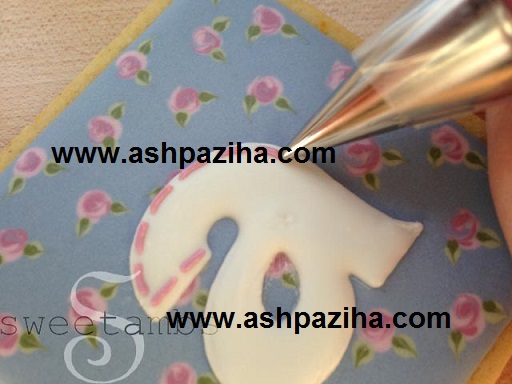Writing - and - design - with - Royal icing - on - Biscuits - Series - fifty - and - Eight (9)