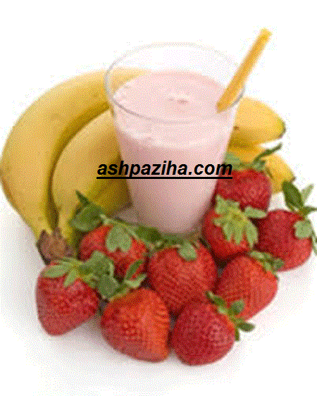 Procedure - Preparation - Banana milk - with - Strawberry - for - Spring - Summer (2)