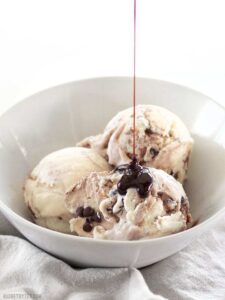 بستنی نعنایی همراه با چیپس شکلات
