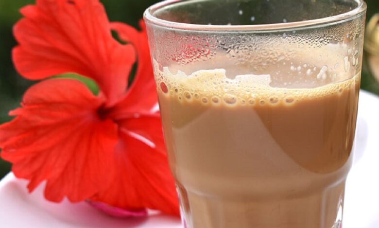طرز تهیه قهوه فوری با شیر خشک