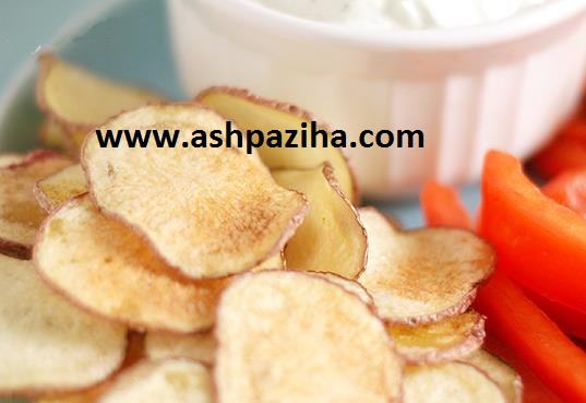 Mode - preparation - Chips - with - Sauces - onions - and - sour cream - image (1)