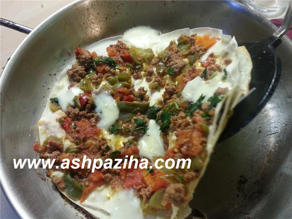 Mode - preparation - Food - Turkey - with - cheese - Pizza - image (33)