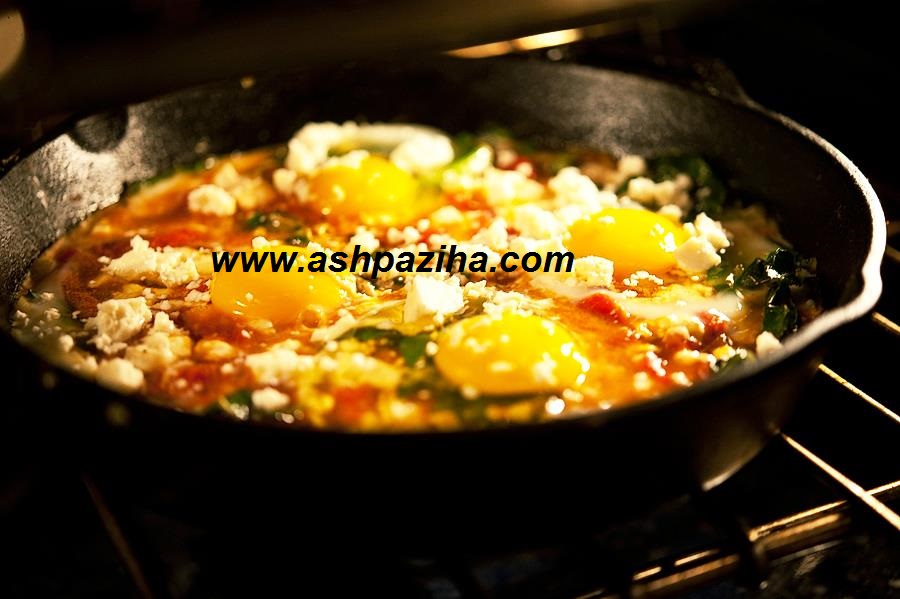 Mode - preparing - Omelette - kale - and - egg (11)