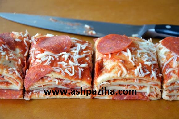 Mode - preparing - Pizza - Pepperoni - to - shape - new - image (6)