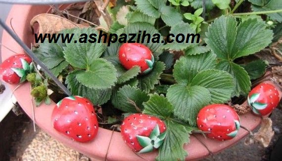 Method - Making - basket of strawberries - the - rock - image (4)