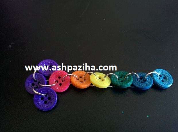 Method - making - earrings - with - buttons - colored - image (12)