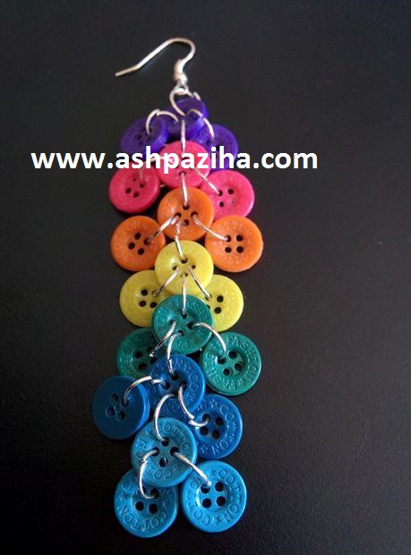 Method - making - earrings - with - buttons - colored - image (15)