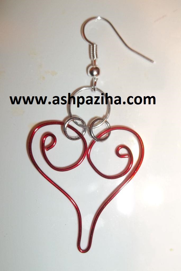 Training - image - Making - Earrings - by - wire - to - form - heart (12)