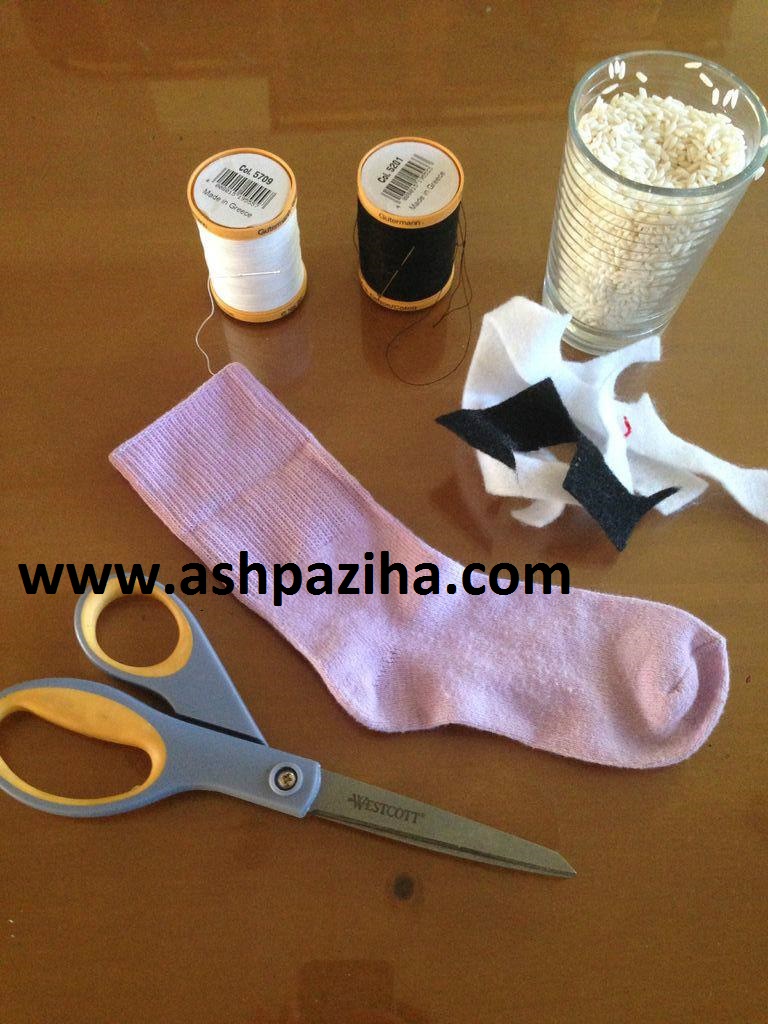 Making - doll - with - use - the - socks (2)