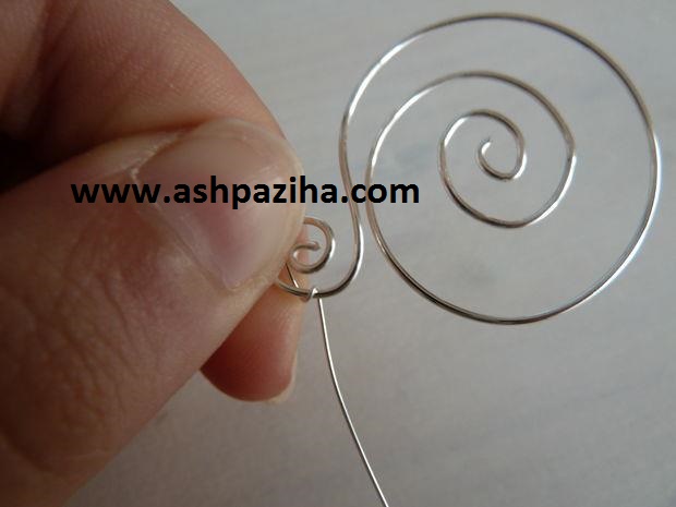 Training - image - making - Necklaces - spirals (16)