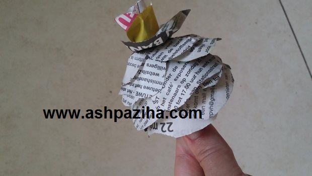 Training - making - roses - with - newspaper (8)