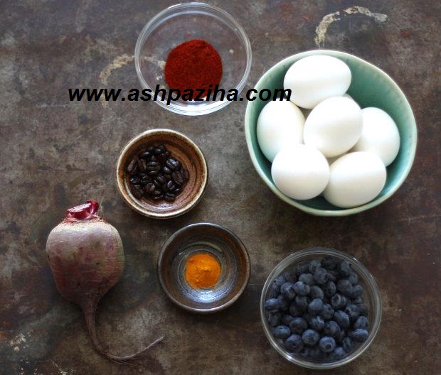 Training-video-paint-the-egg-chicken-with-food-medicine (2)