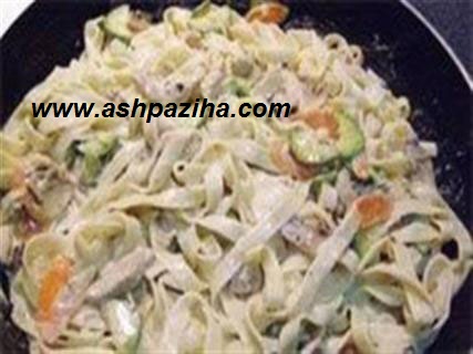 Of-food-with-fettuccine-with-sauce-Alfredo (2)
