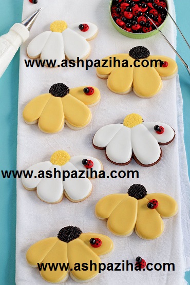 A few examples - of - decorating - biscuits - and - cookies - Nowruz 95 - Series Fifth (13)