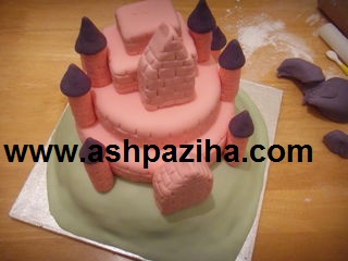 Cakes - birthday - with - decorating - frogs - followed (21)