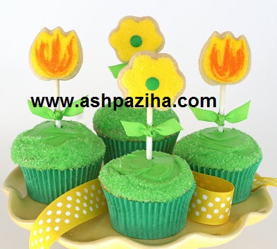 Decorated - Cap cakes - with - biscuits - wood - Series - Twenty-fifth (14)