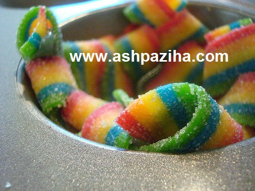 How to - preparing - bowl - Rainbow - with - candy (7)