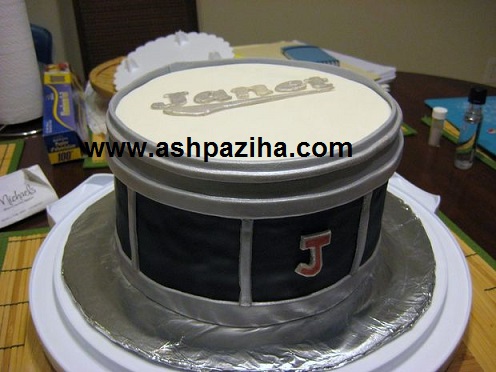 Training - image - Decoration - cakes - and - cookies - to form - drums (9)
